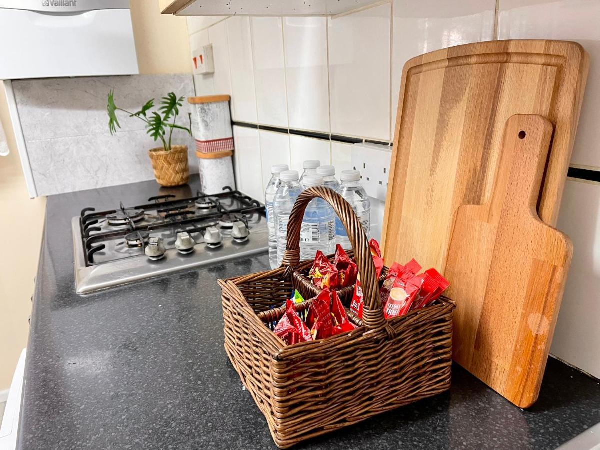 3Br Central London Close Station ภายนอก รูปภาพ