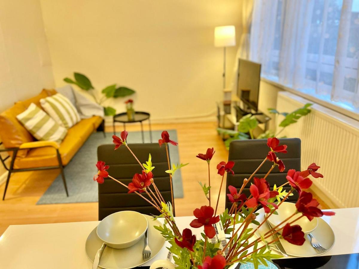 3Br Central London Close Station ภายนอก รูปภาพ