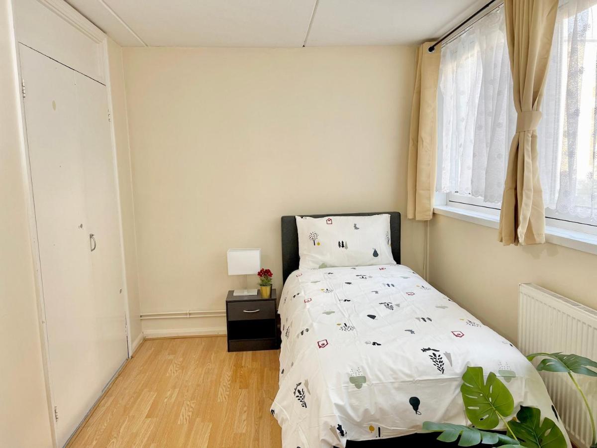 3Br Central London Close Station ภายนอก รูปภาพ